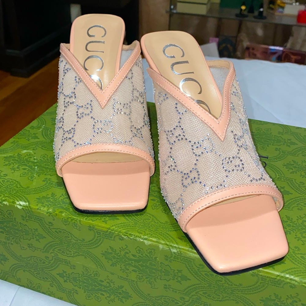 Cute salmon color heels